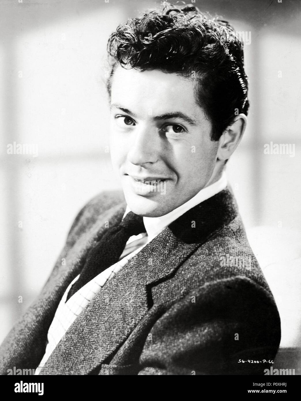 Original Film Title: I WANT YOU.  English Title: I WANT YOU.  Film Director: MARK ROBSON.  Year: 1951.  Stars: FARLEY GRANGER. Credit: RKO RADIO PICTURES / Album Stock Photo