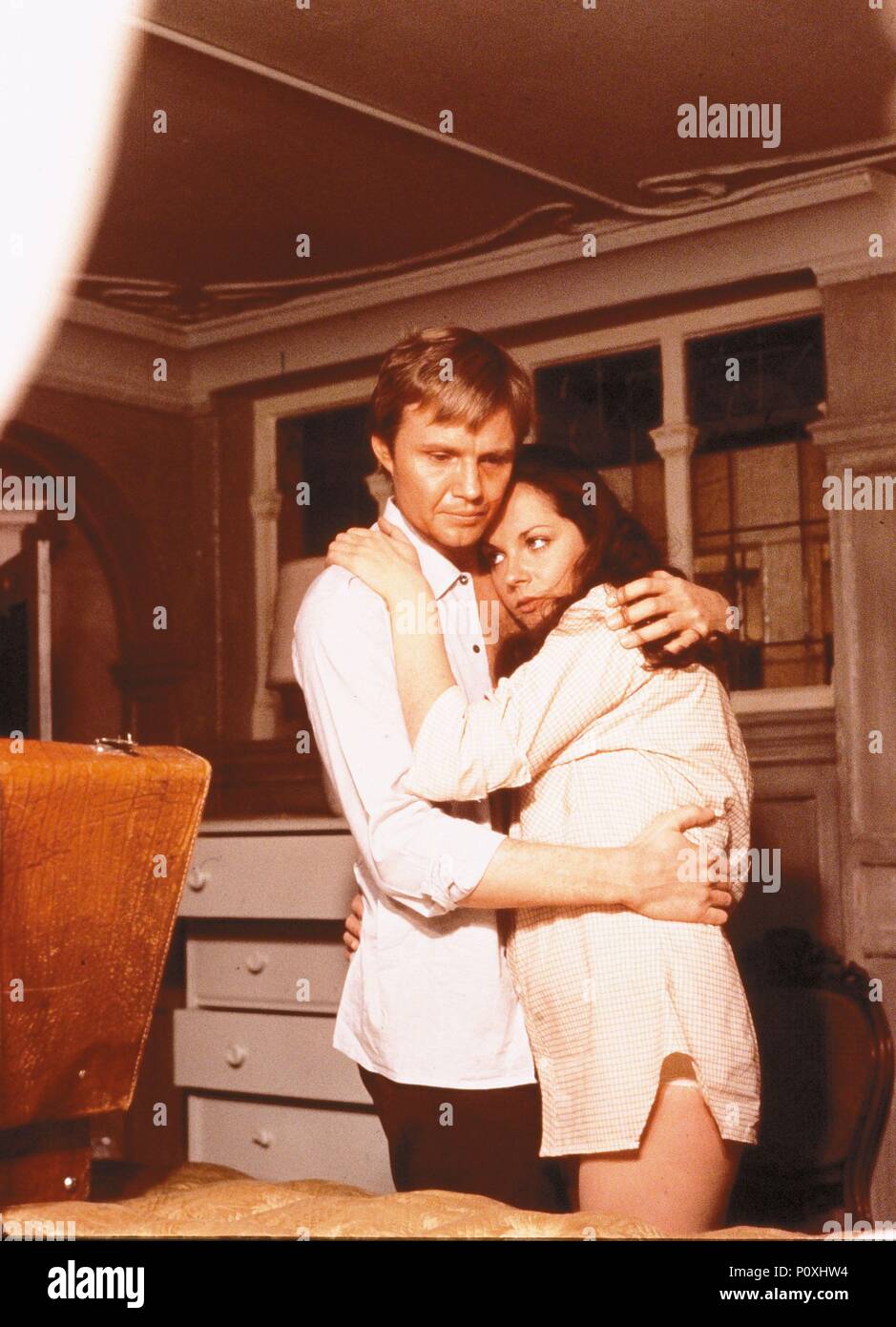 Original Film Title: THE ODESSA FILE.  English Title: THE ODESSA FILE.  Film Director: RONALD NEAME.  Year: 1974.  Stars: JON VOIGHT; MARY TAMM. Credit: COLUMBIA PICTURES / Album Stock Photo