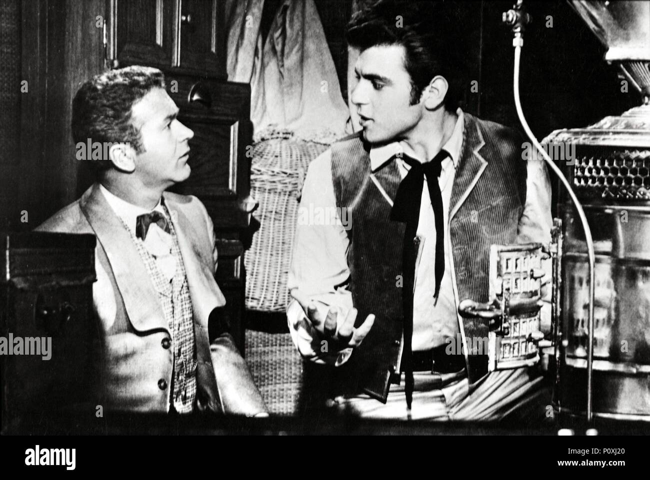 Original Film Title FIVE WEEKS IN A BALLOON. English Title FIVE WEEKS