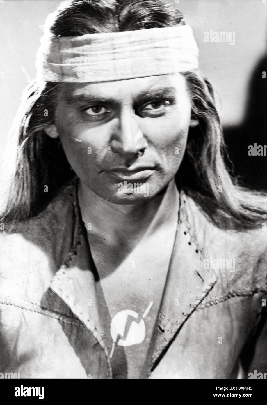 Jeff chandler broken arrow 1950 hires stock photography and images Alamy