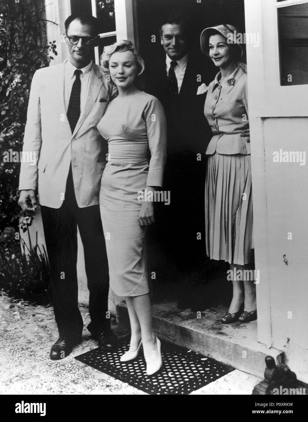 Stars Arthur Miller Vivien Leigh Marilyn Monroe Laurence Olivier Stock Photo Alamy