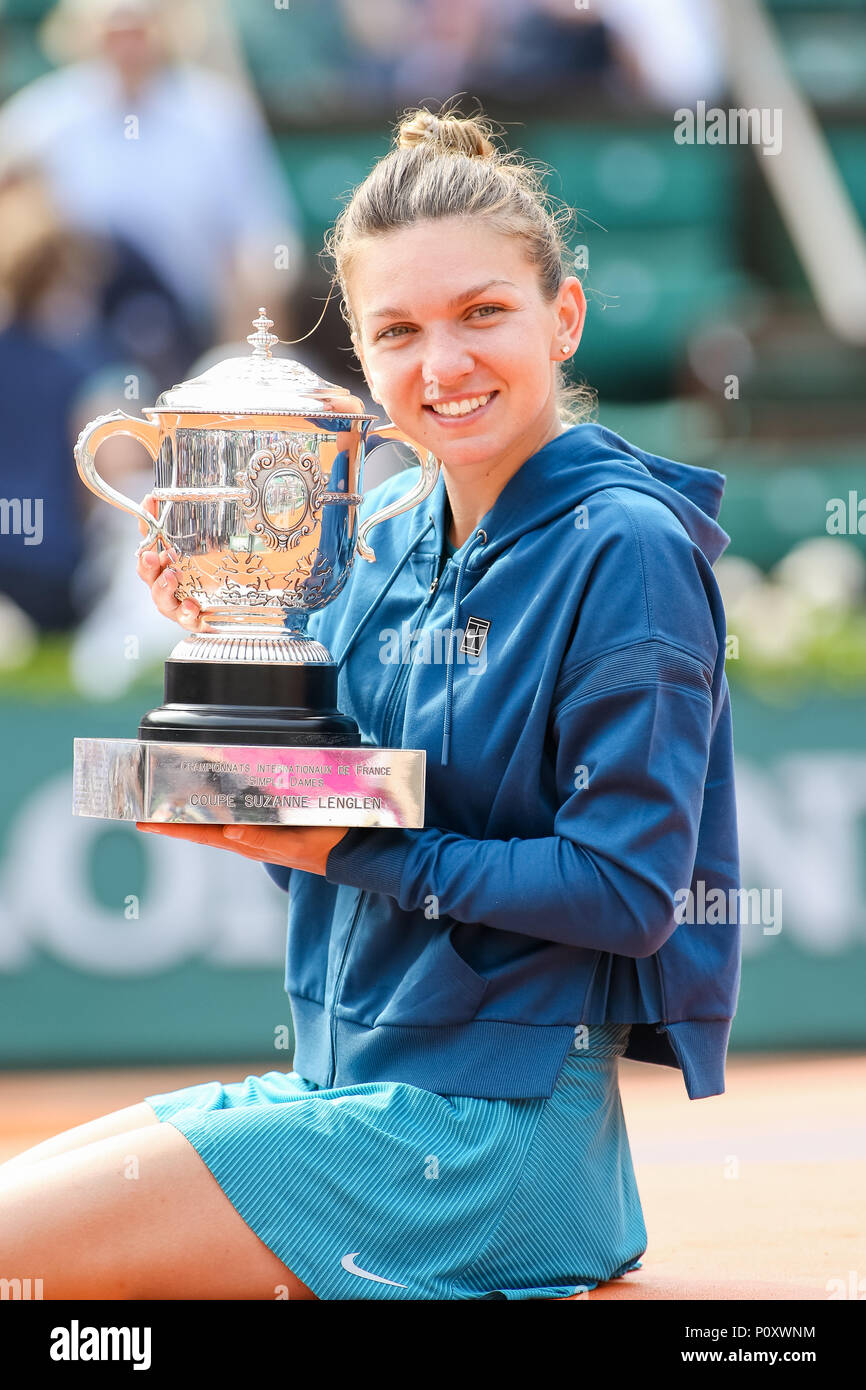 Paris, France. 9th June, 2018. Simona Halep (ROU) Tennis : Simona Halep of  Romania poses with the trophy after winning the Women's singles final match  of the French Open tennis tournament against