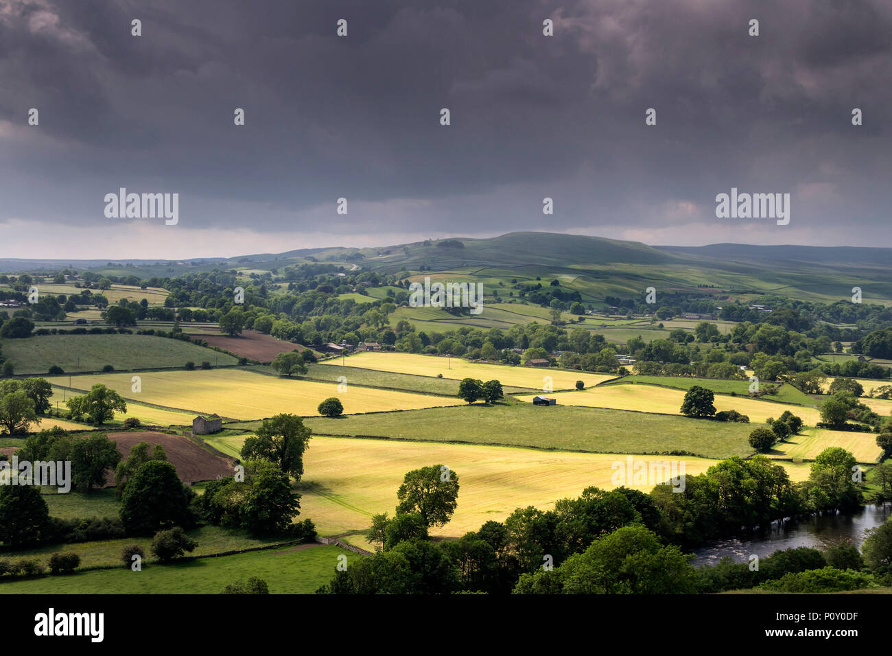 Teesdale, County Durham. Sunday 10th June 2018. UK Weather.   Sunny spells and heavy slow moving thundery showers affecting Teesdale and the North Pennines this afternoon. David Forster/Alamy Live News Stock Photo