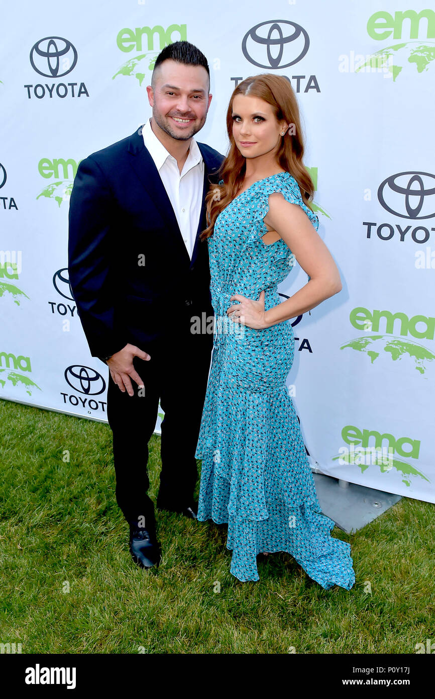 Los Angeles, USA. 9th June 2018. Nick Swisher and his wife Joanna Garcia attending the 1st Annual Environmental Media Association Honors Benefit Gala at a private residence on June 9, 2018 in Los Angeles, California. Credit: Geisler-Fotopress/Alamy Live News Stock Photo