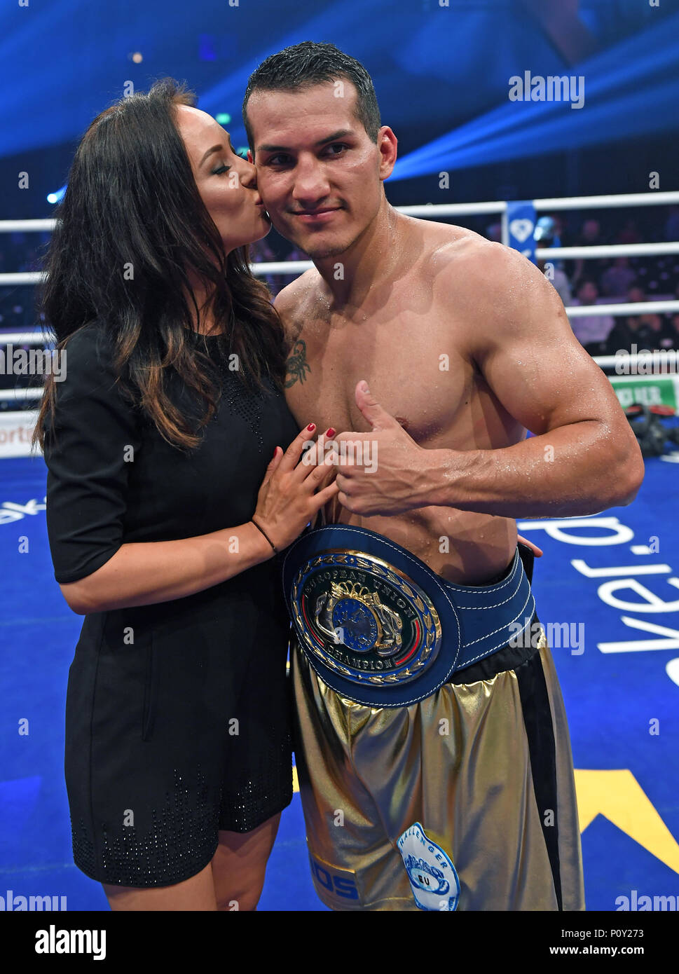 Leipzig, Germany. 09th June, 2018. 09 June 2018, Germany, Leipzig: Boxing,  professional, European Championships, middleweight: Germany's Jack Culcay  celebrates his victory with wife Anna. Credit: Hendrik Schmidt/dpa-Zentralbild/ZB/dpa/Alamy  Live News ...