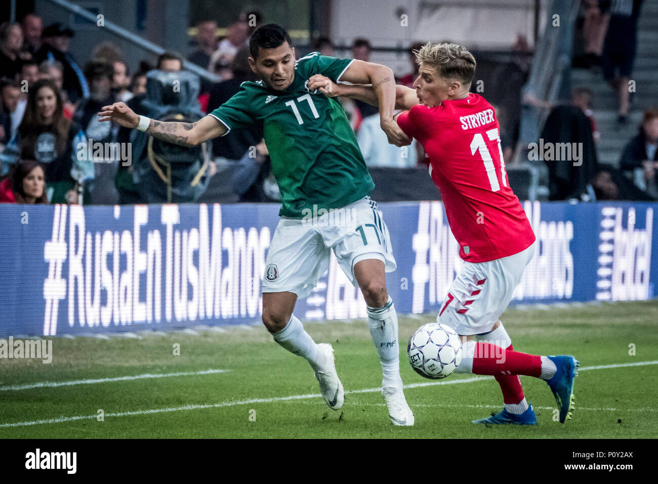 Denmark, Brøndby - June 09, 2018. Jesus Corona (17) of Mexico and Jens Stryger Larsen (17) of Denmark seen during the football friendly between Denmark and Mexico at Brøndby Stadion. (Photo credit: Gonzales Photo - Kim M. Leland). Credit: Gonzales Photo/Alamy Live News Stock Photo