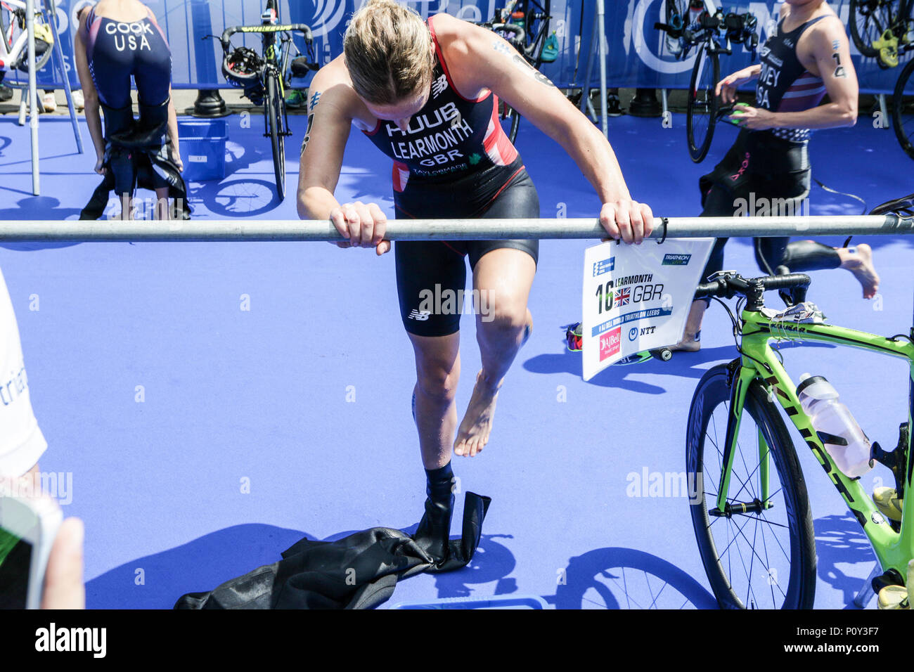 Leeds, UK. 10th June 2018. Jessica Learmonth of Great Britain kicks off her wetsuit in transition  in the Elite Womens race.  Credit: Dan Cooke Credit: Dan Cooke/Alamy Live News Stock Photo