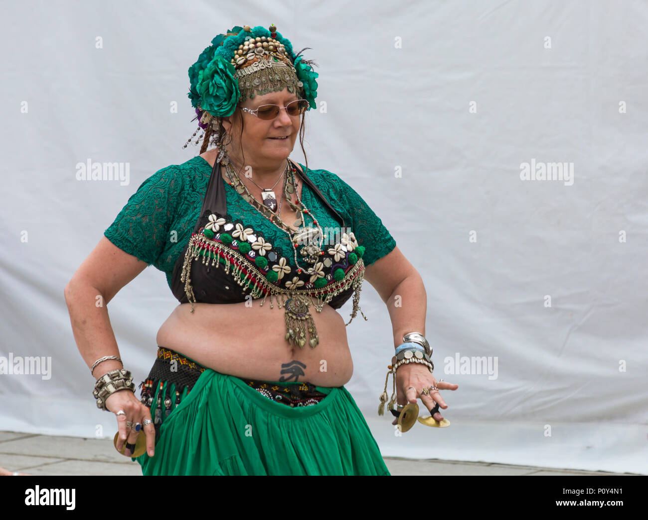 mature women belly dancer Mature women belly dancer