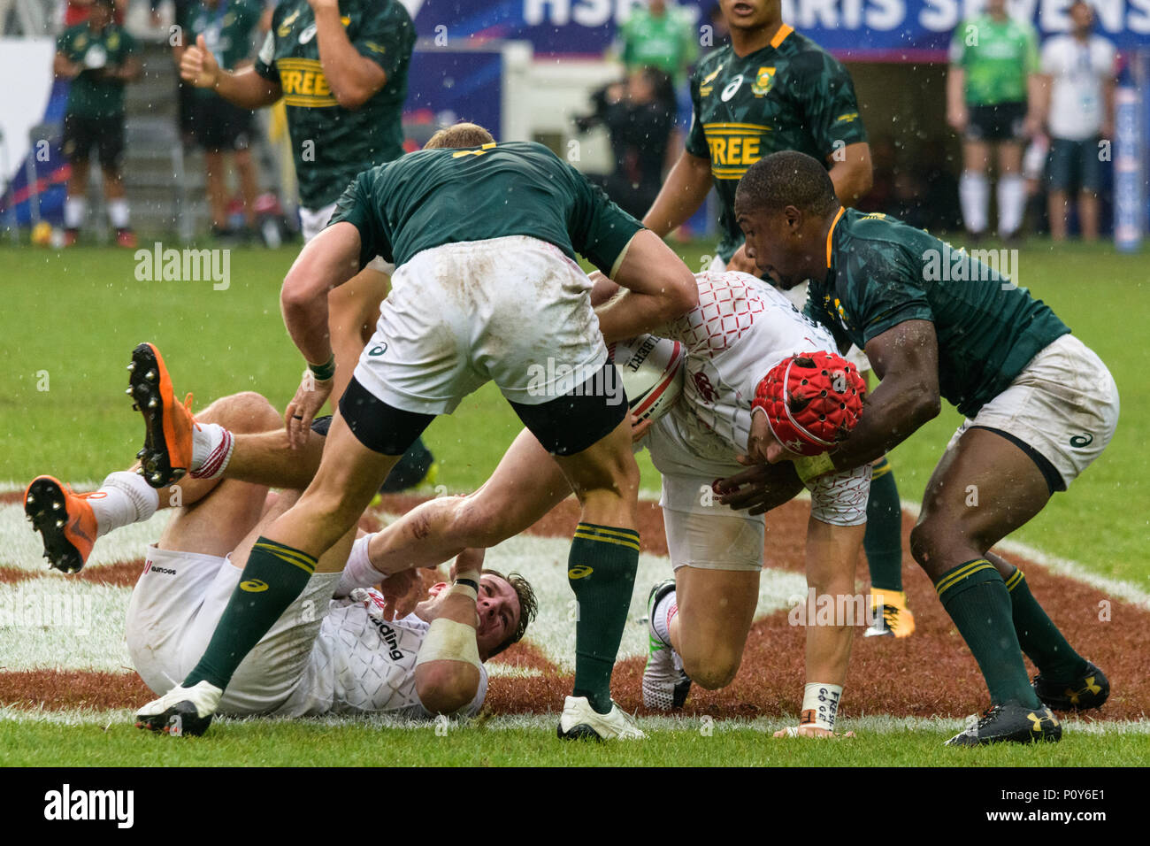 Paris, France. 10th Jun, 2018. England offense (here Phil Burgess) has hard time going through South Africa defense during the loss in final of the HSBC Paris Sevens Series. South Africa will win both the tournament and the 2018 Sevens World Series, Paris, France, June 10th 2018. Stock Photo
