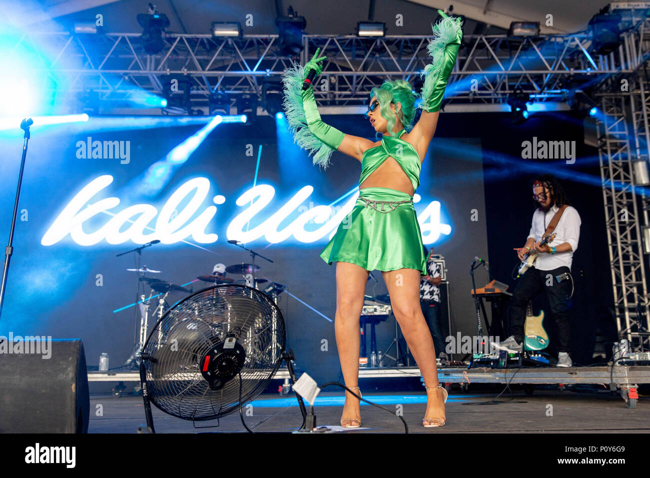 Kali uchis hi-res stock photography and images - Alamy