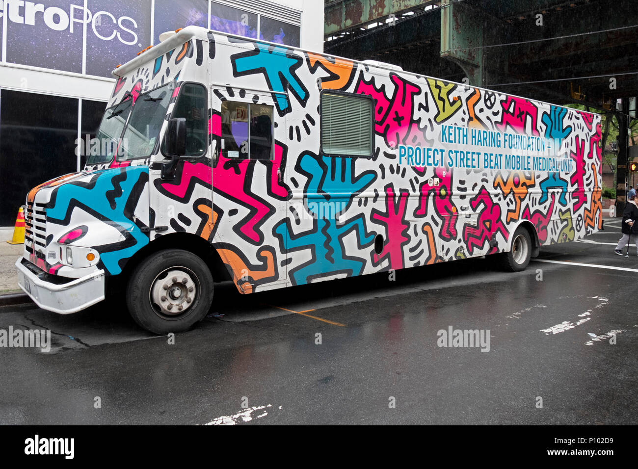 The Keith haring Foundation Project Street Beat Mobile Medical Unit in association with Planned Parenthood parked in Jackson Heights, Queens, New York Stock Photo