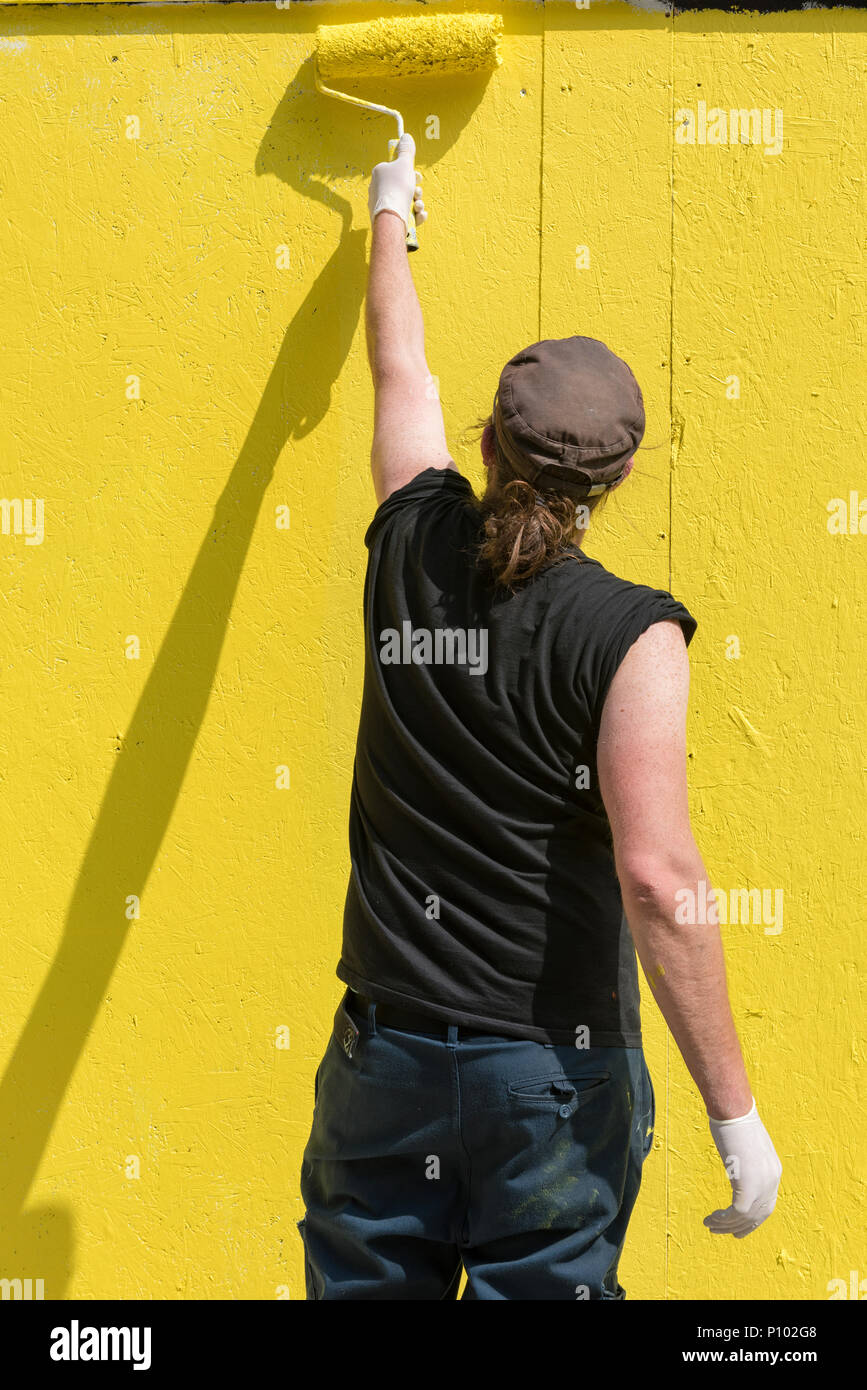 Yellow and black baseball cap hi-res stock photography and images - Alamy