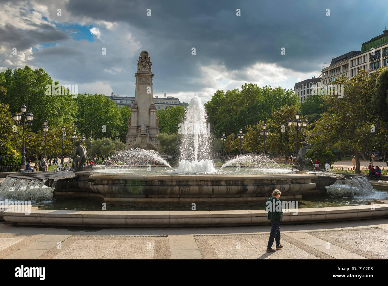 Fountain Plaza de Espana, view of the grand fountain in the Plaza de