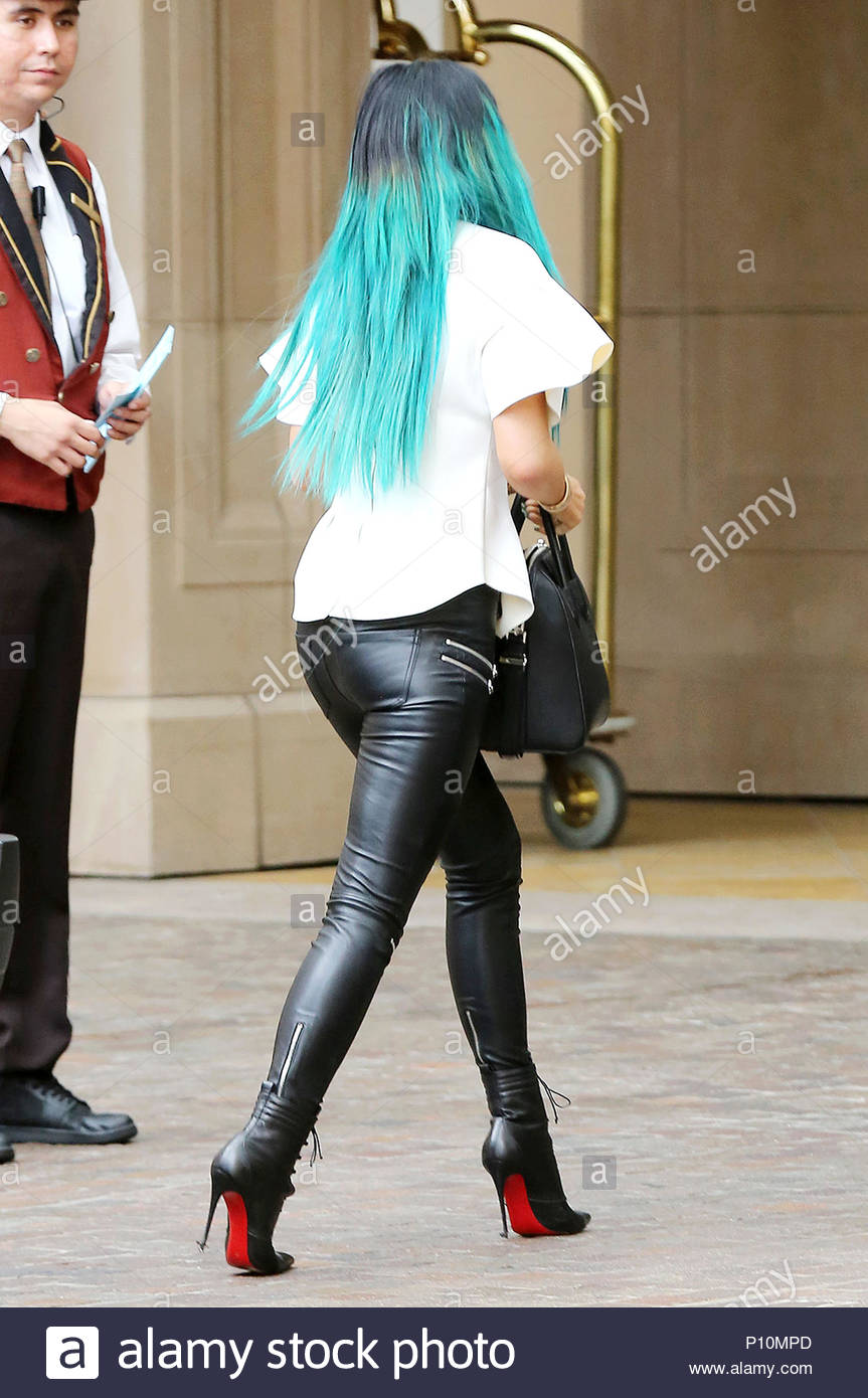 Kylie Jenner No Just Jared Usagebr The Kardashians Arriving At
