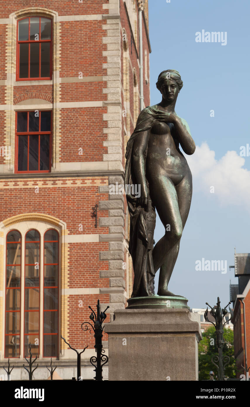 A nude woman statue in courtyard of Rijksmuseum, Amsterdam, Holland,  Netherlands Stock Photo - Alamy