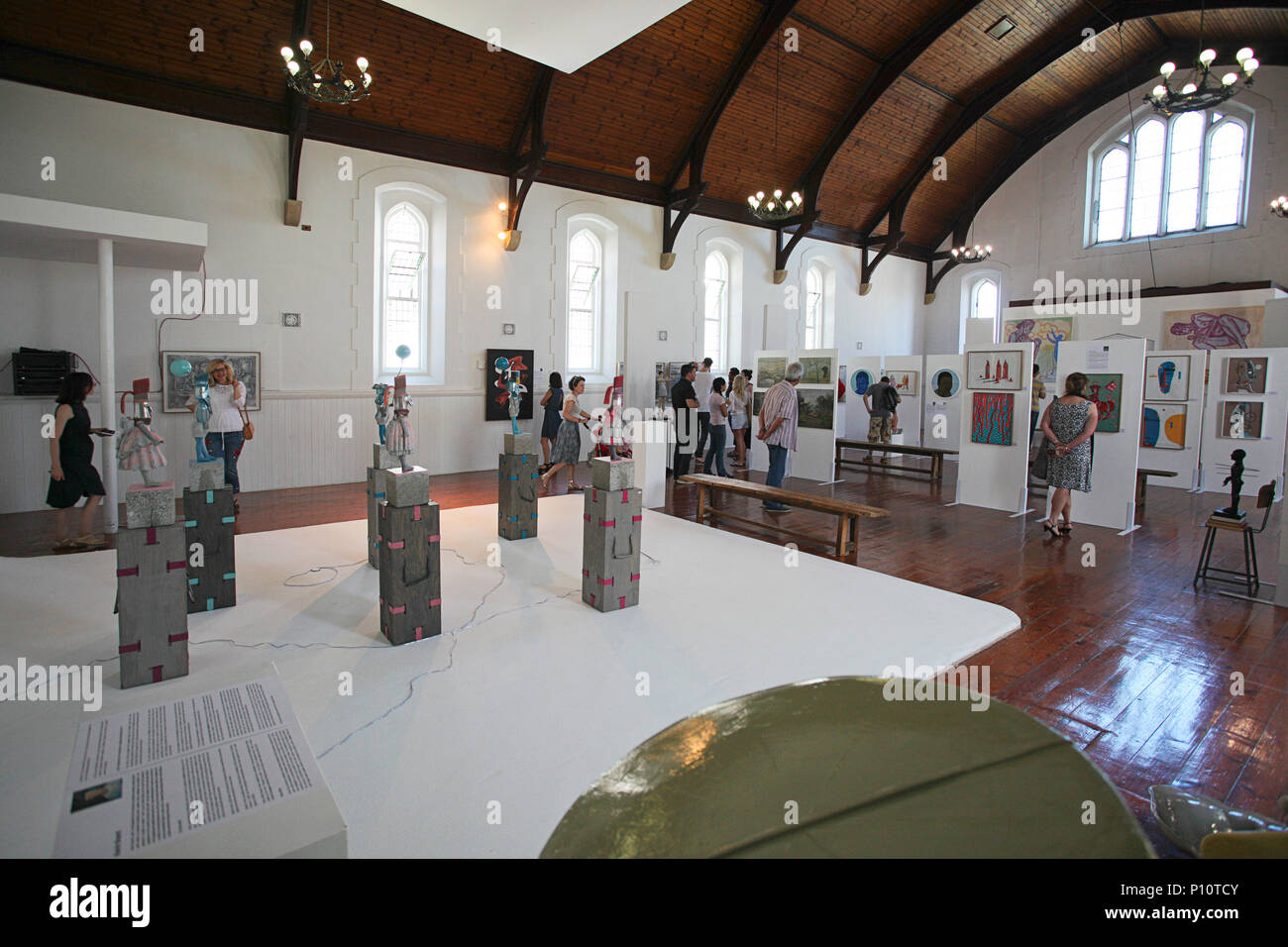 People enjoying art at a Contemporary Art Expo Stock Photo - Alamy