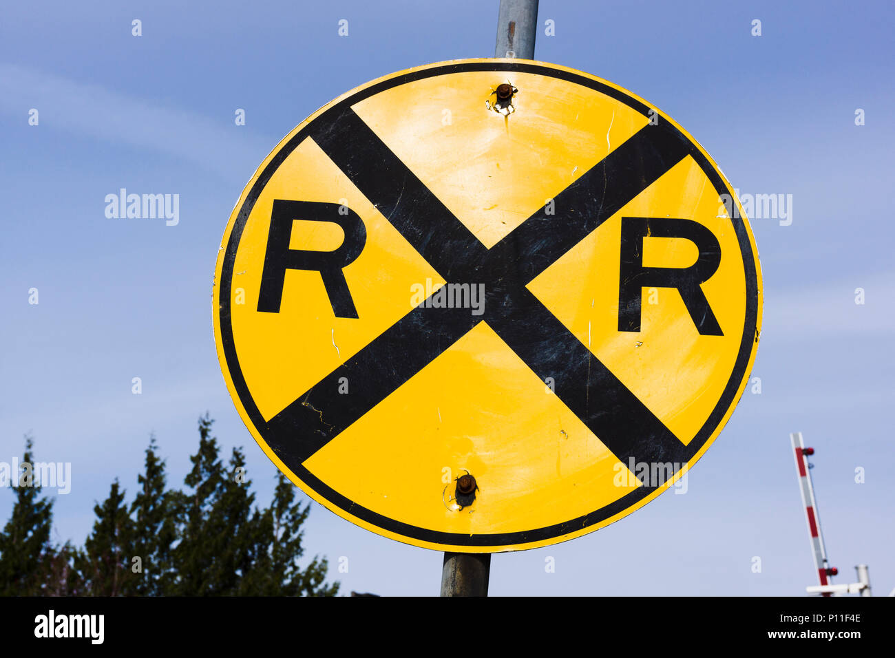 Railroad crossing sign hi-res stock photography and images - Alamy