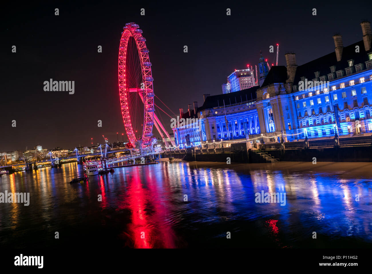 London eye red illumination at night hires stock photography and