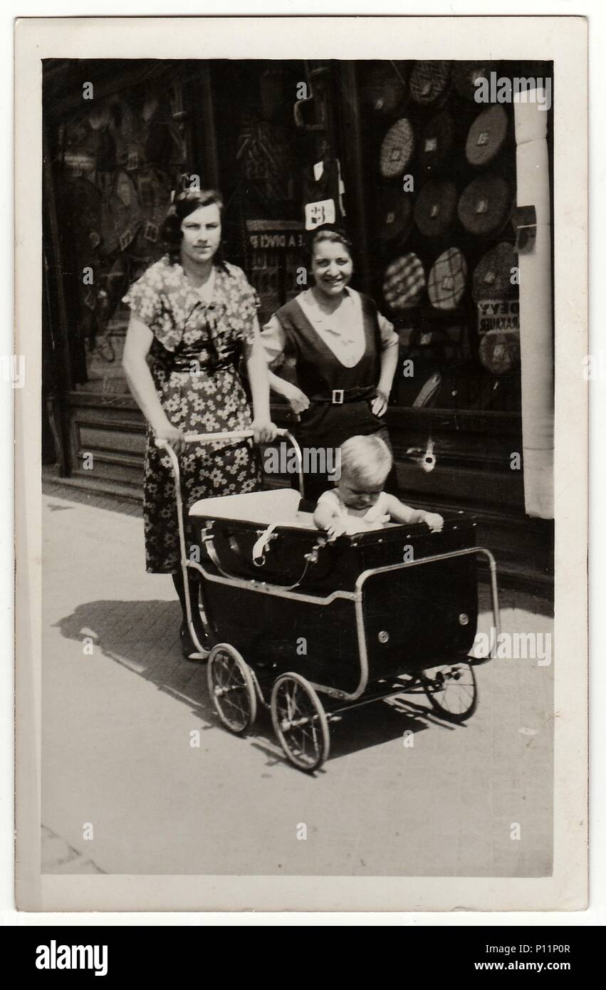 Antique Vintage 1940’s Silver Cross Coach Pram Baby Carriage Stroller  England