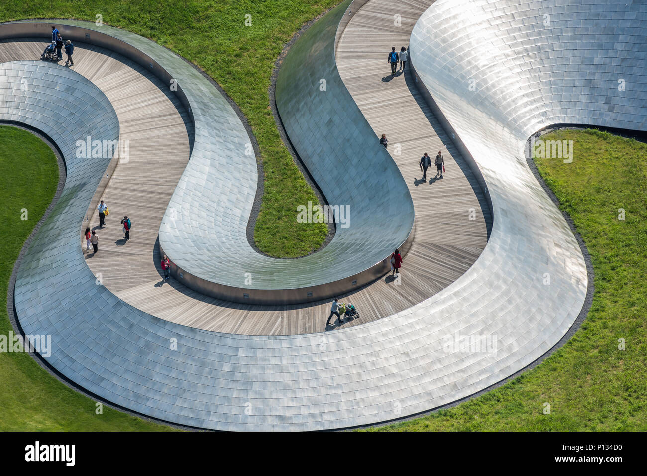Aerial view of BP Pedestrian Bridge in Millennium Park designed by Frank Gehry Stock Photo