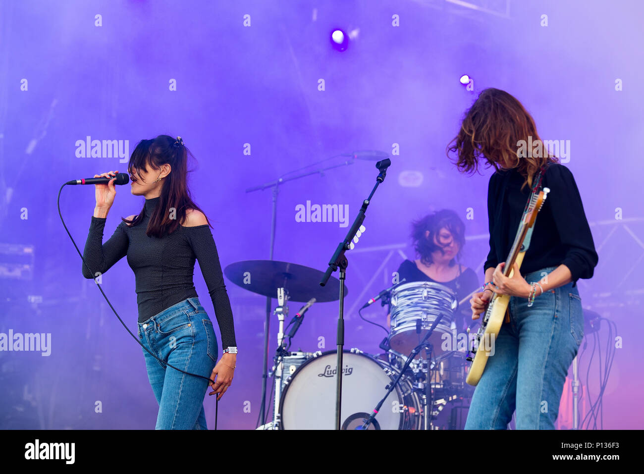 Warpaint band hi-res stock photography and images - Alamy