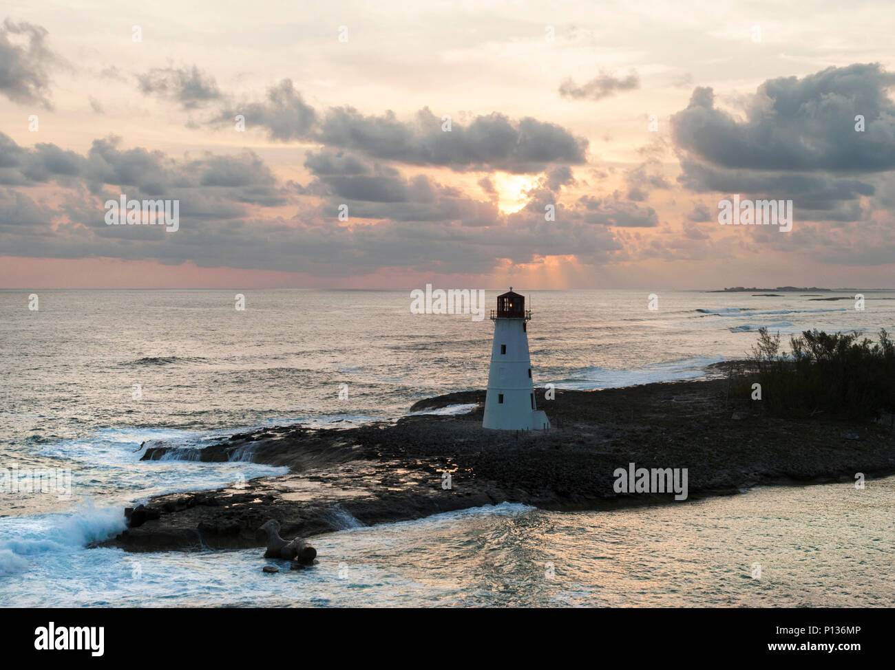Paradise island bahamas sunset hi-res stock photography and images - Alamy