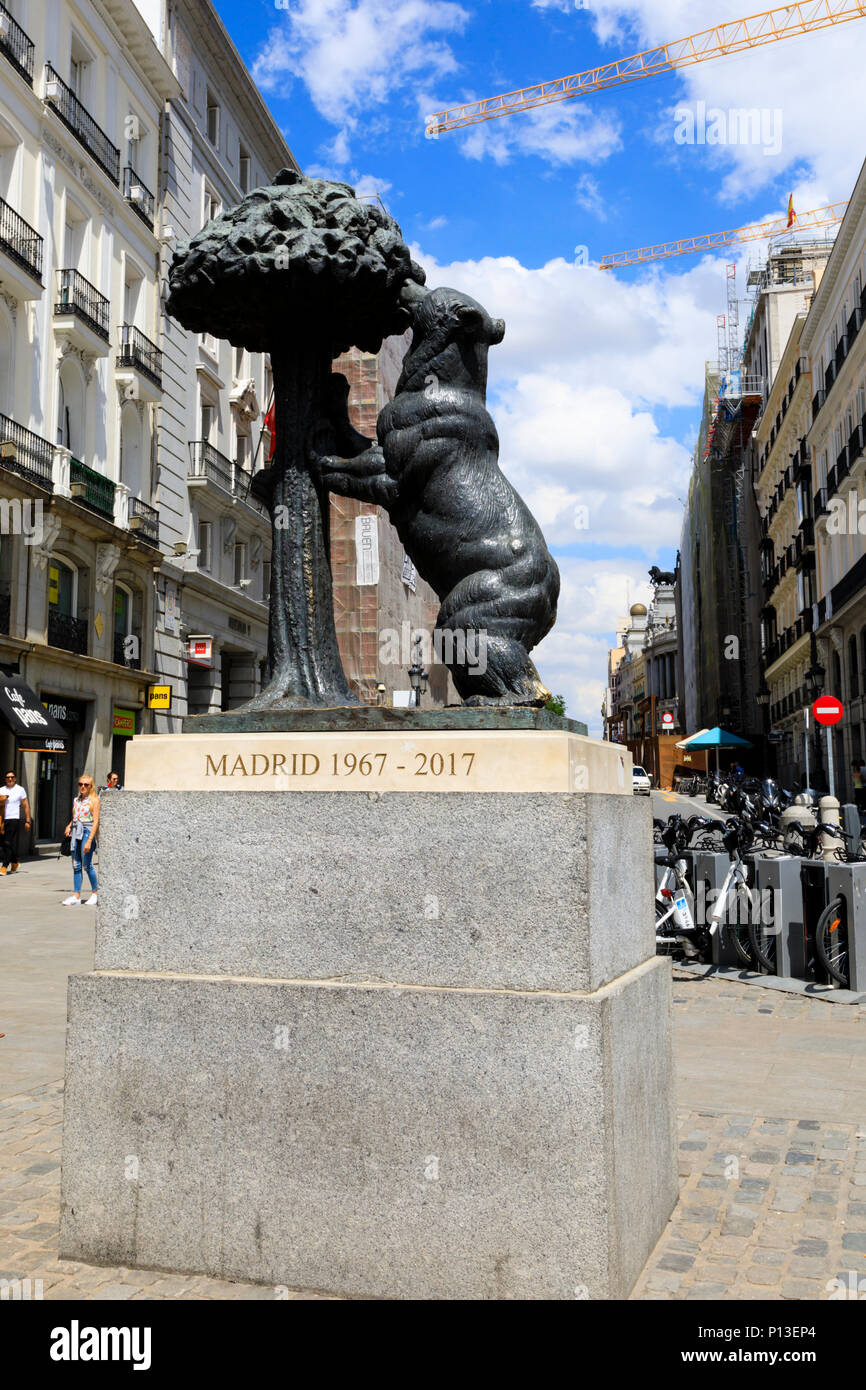 The Bear and the Strawberry Tree, el Oso y el Madrono, Statue of the symbol of Madrid, Plaza de Puerta del sol, Spain. May 2018 Stock Photo