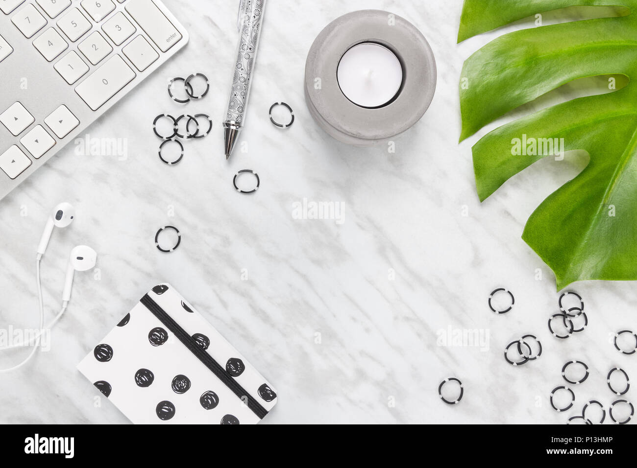 Office workspace hi-res stock photography and images - Alamy