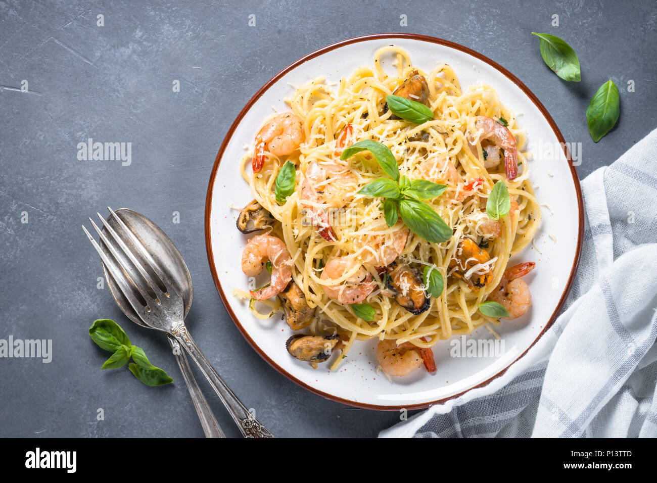 Pasta spaghetti with seafood and cream sauce Stock Photo Alamy
