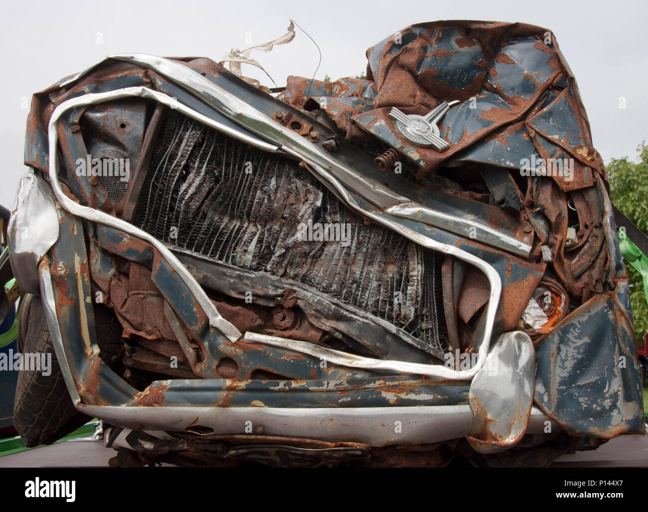Car crushed into cube hires stock photography and images Alamy