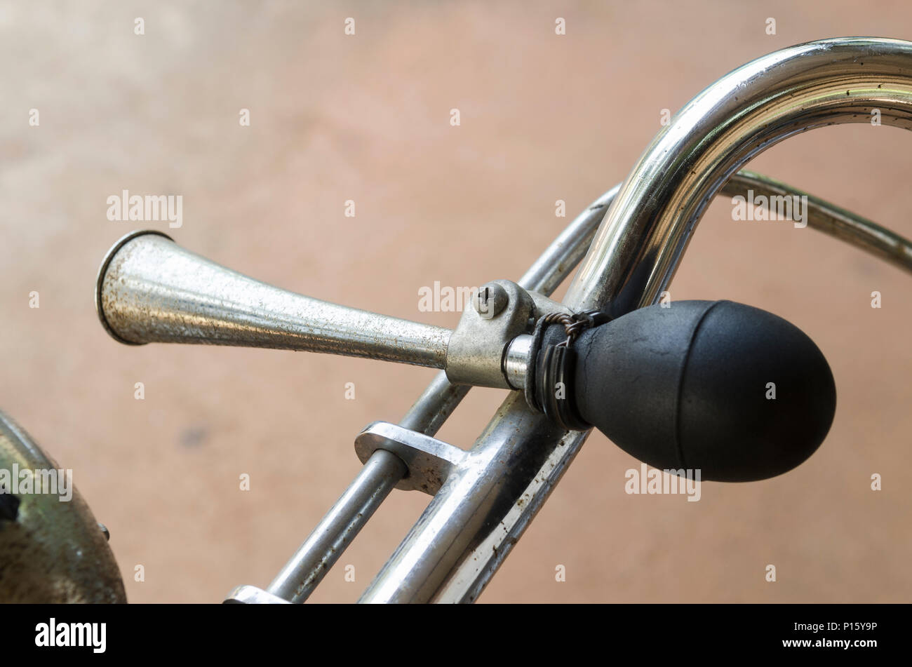 Vintage bicycle horn on handlebar Stock Photo Alamy