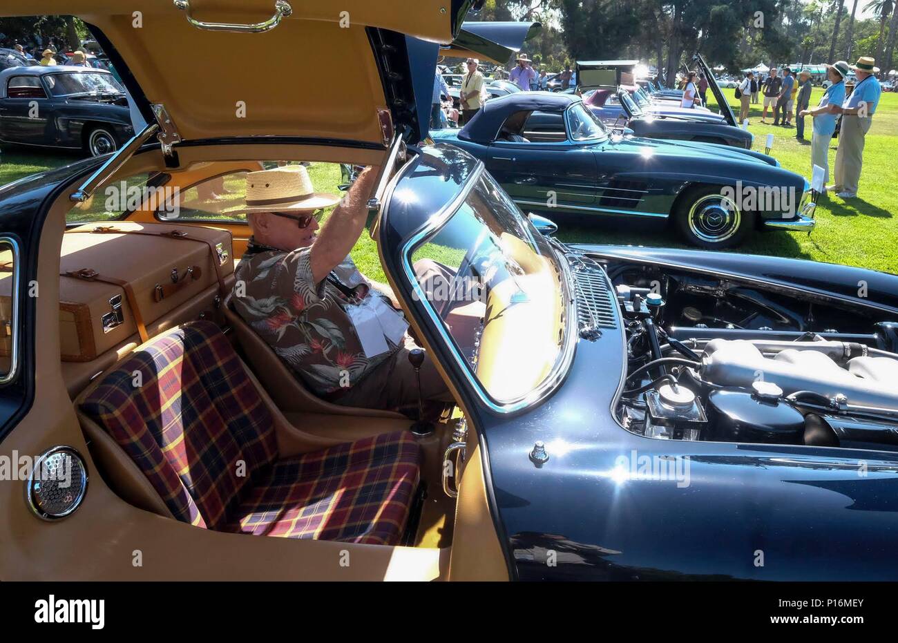 180611 Los Angeles June 11 2018 Xinhua A Visitor Checks Out A Classic Car During The San Marino Motor Classic Cars Show In San Marino Los Angeles The United States