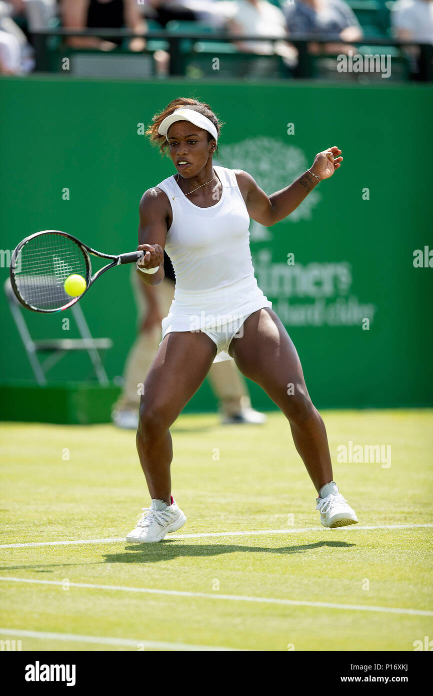 Nottingham Tennis Centre, Nottingham, UK. 11th June, 2018. The Nature  Valley Open Tennis Tournament; Forehand from Sacha Vickery (USA) in her  match against Naomi Osaka (JPN) Credit: Action Plus Sports/Alamy Live News