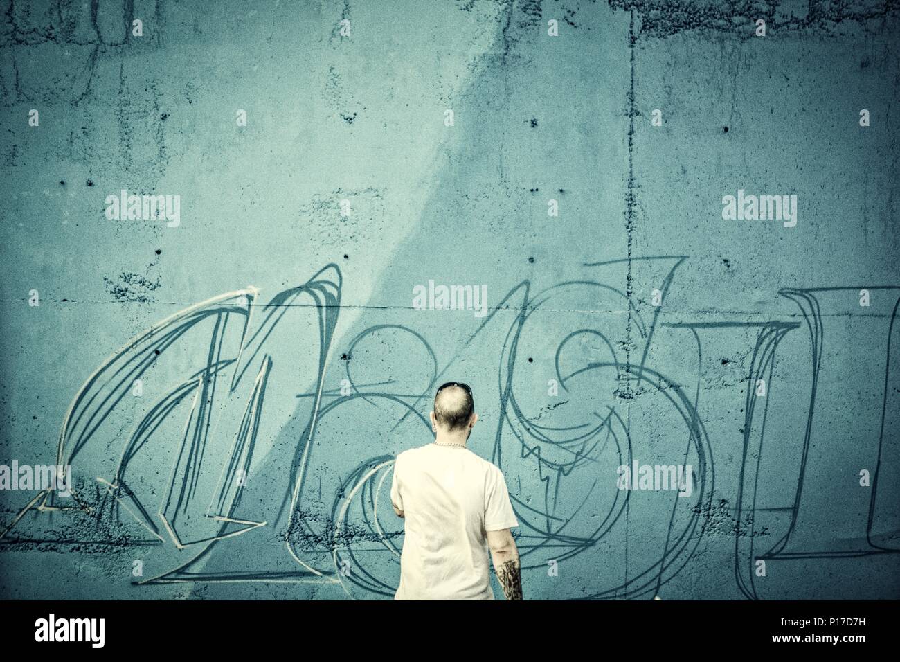 street art graffiti with spray can Stock Photo - Alamy