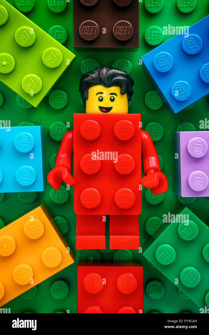 Pink lego brick hi-res stock photography and images - Alamy