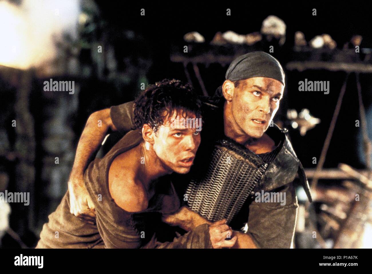 Original Film Title: NO ESCAPE.  English Title: NO ESCAPE.  Film Director: MARTIN CAMPBELL.  Year: 1994.  Stars: RAY LIOTTA; KEVIN DILLON. Credit: COLUMBIA TRISTAR / TOWNLEY, JIM / Album Stock Photo