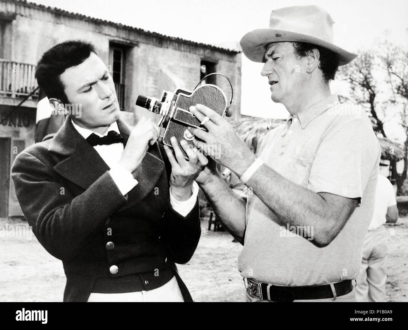 Original Film Title: THE ALAMO.  English Title: THE ALAMO.  Film Director: JOHN WAYNE.  Year: 1960.  Stars: JOHN WAYNE; LAURENCE HARVEY. Credit: UNITED ARTISTS / Album Stock Photo