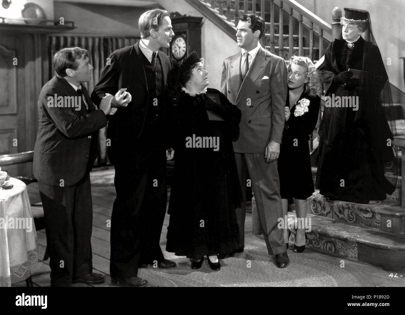 Original Film Title: ARSENIC AND OLD LACE.  English Title: ARSENIC AND OLD LACE.  Film Director: FRANK CAPRA.  Year: 1944.  Stars: PETER LORRE; CARY GRANT; RAYMOND MASSEY; JOSEPHINE HULL; JEAN ADAIR; PRISCILLA LANE. Credit: WARNER BROTHERS / Album Stock Photo