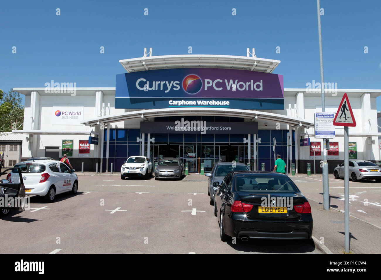 A CURRYS AND PC WORLD STORE IN A REATIL PARK IN HERTFORDSHIRE, UK Stock