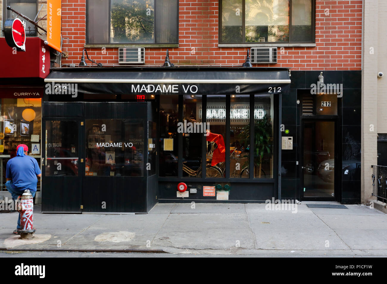 Madame Vo, 212 E 10th St, New York, NY. exterior storefront of a vietnamese restaurant in the East Village neighborhood of Manhattan. Stock Photo