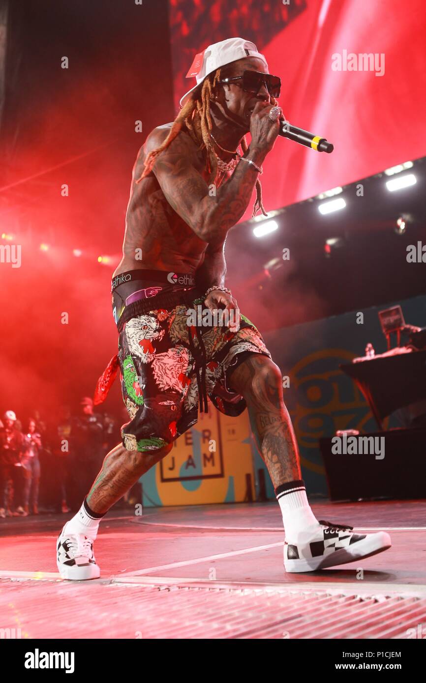East Rutherford, NJ, USA. 10th June, 2018. Lil Wayne on stage for Hot 97 Summer Jam 2018, MetLife Stadium, Meadowlands Sports Complex, East Rutherford, NJ June 10, 2018. Credit: Jason Mendez/Everett Collection/Alamy Live News Stock Photo