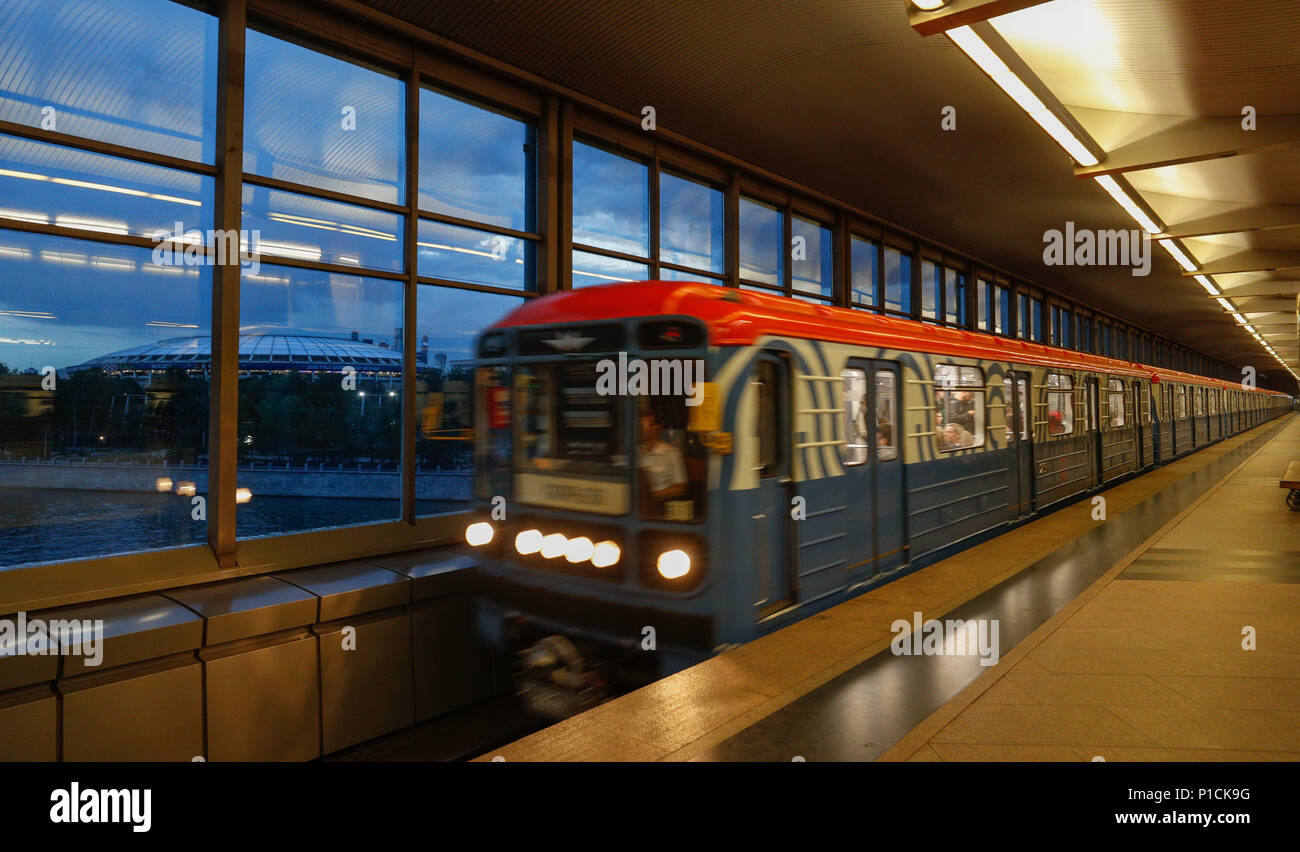 Muscovites, Luzhniki to which subway station are closer Muscovites, Luzhniki to which subway station are closer