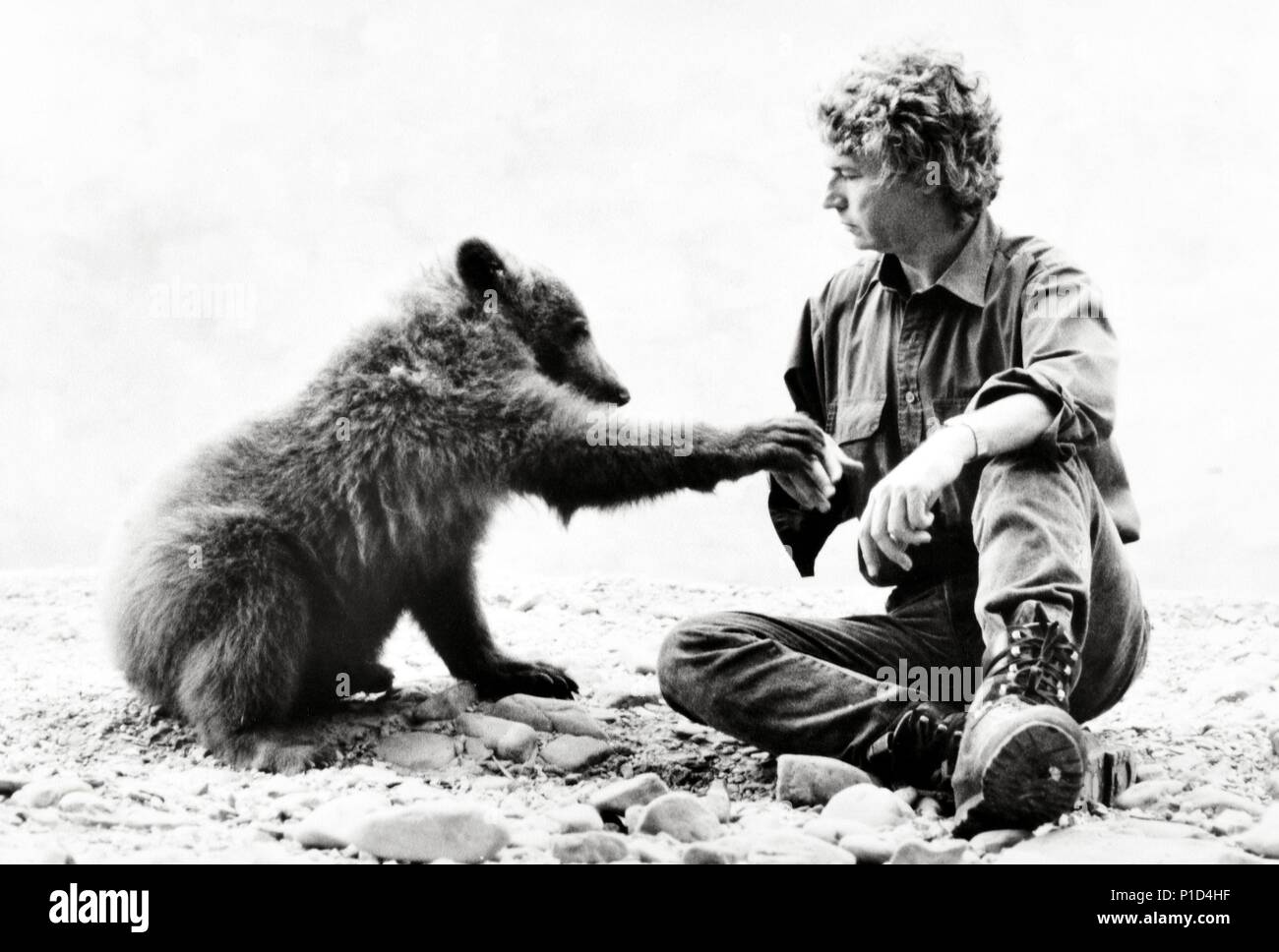 TÉLÉCHARGER LOURS JEAN JACQUES ANNAUD ANNAUD JACQUES TÉLÉCHARGER JEAN LOURS