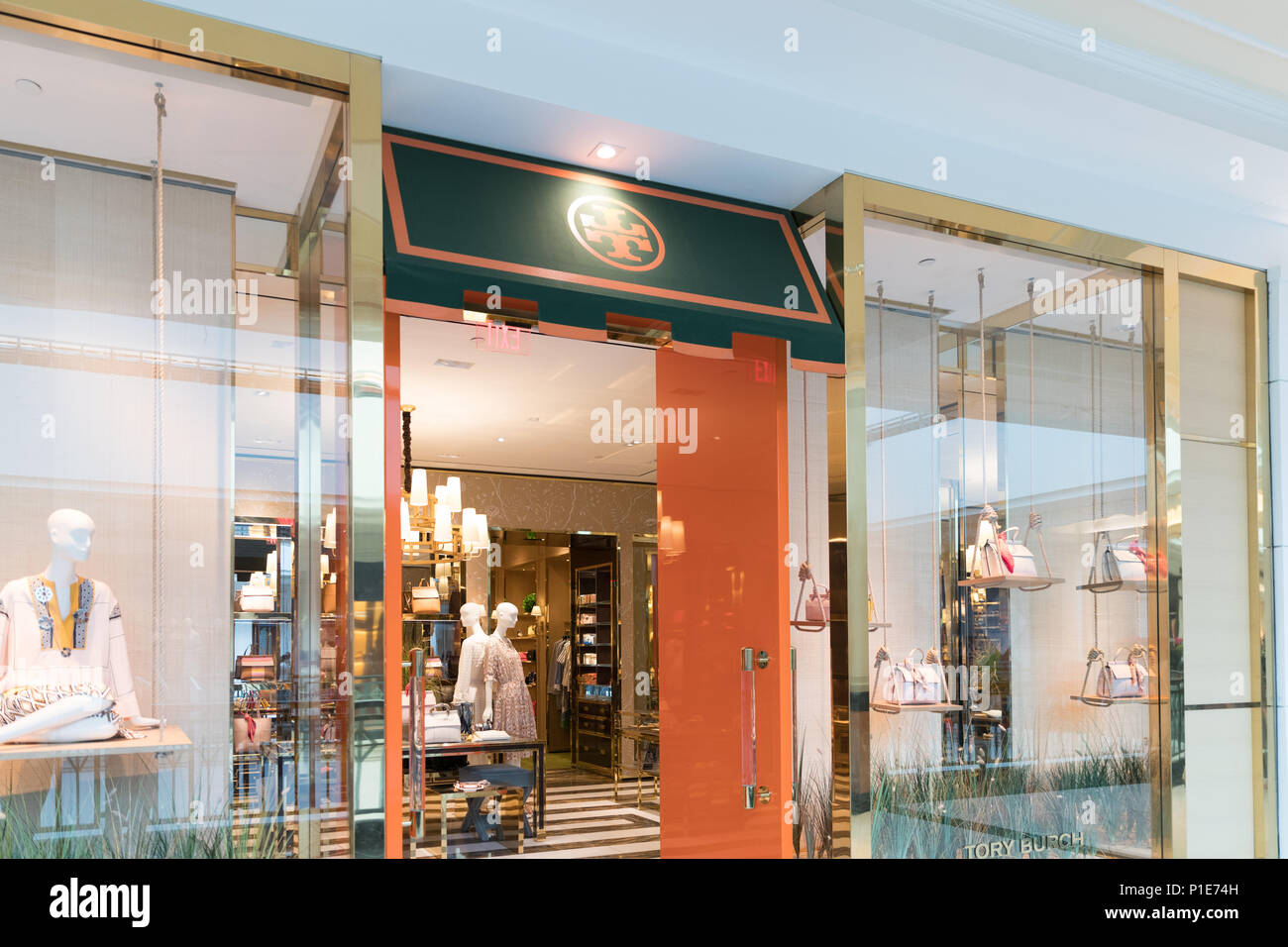 Tory burch store hi-res stock photography and images - Alamy