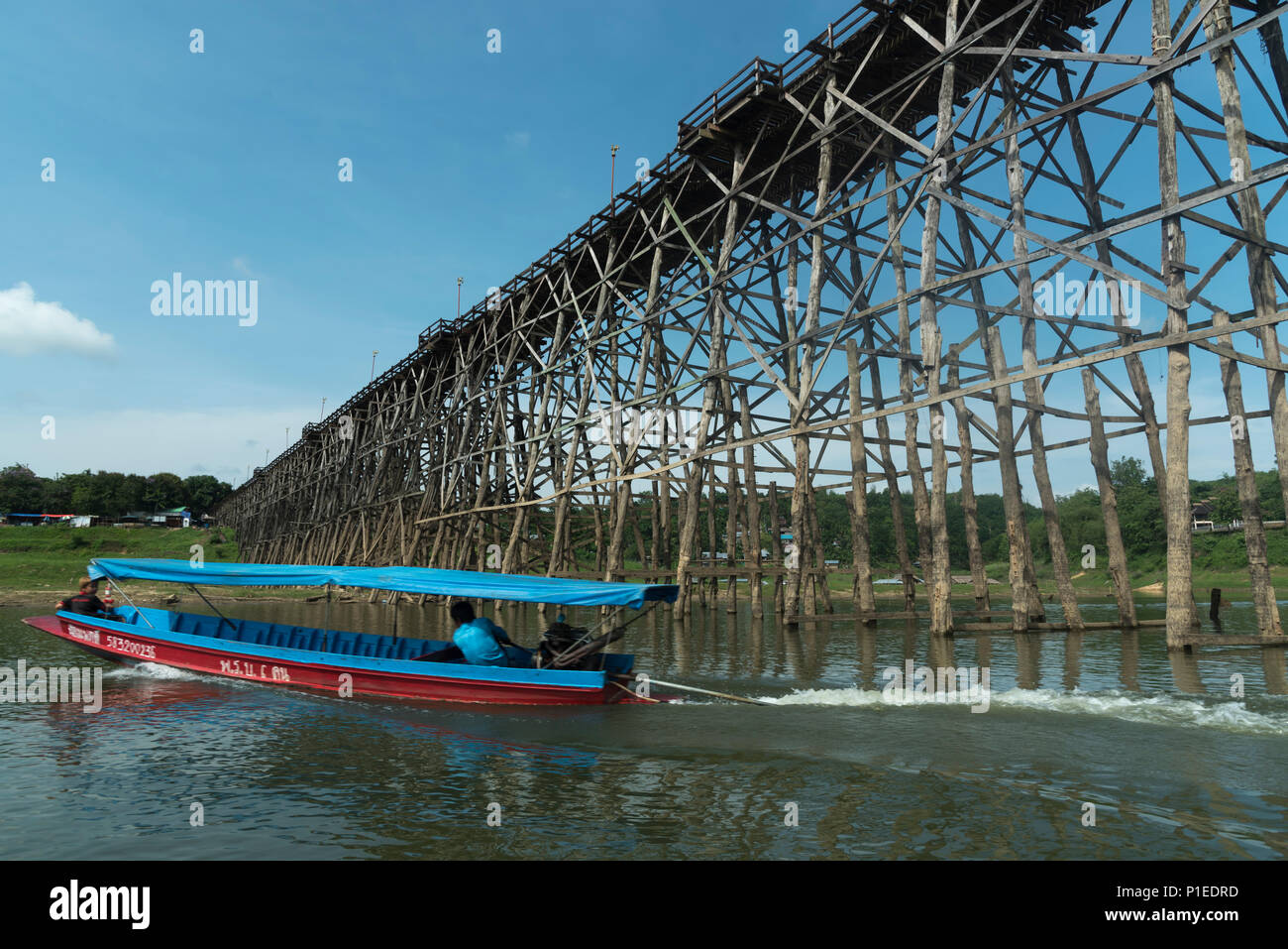 View of the longest wooden bridge in Thailand Stock Photo Alamy