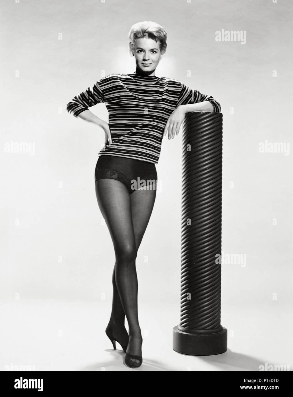 Stars: ANGIE DICKINSON. Credit: WARNER BROS/ Album Stock Photo - Alamy