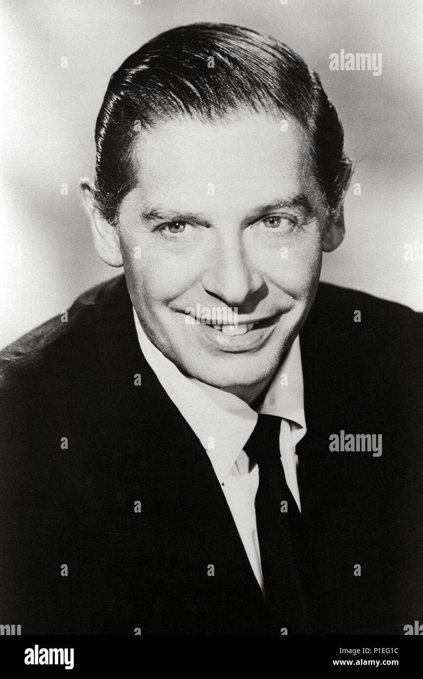 Stars: MILTON BERLE Stock Photo - Alamy