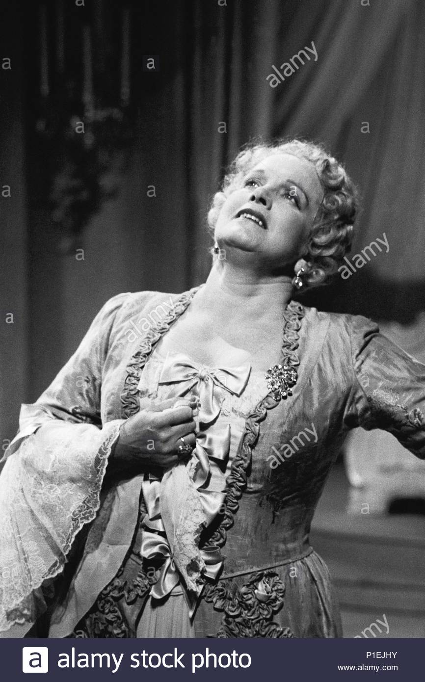 Watch Stefanie Stappenbeck Rosenkavalier - DE video Watch Stefanie Stappenbeck Rosenkavalier - DE video
