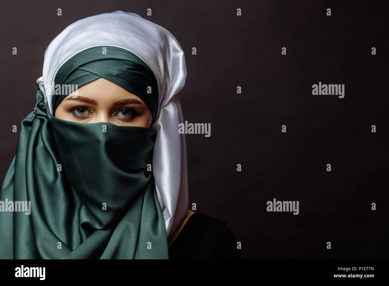 close up portrait of a beautiful girl in hijab Stock Photo - Alamy