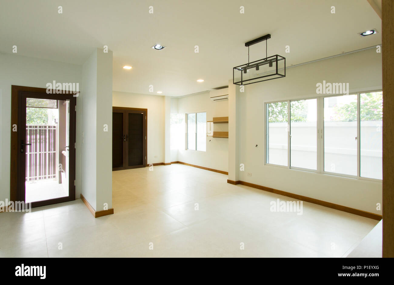 Modern empty house interior Stock Photo - Alamy